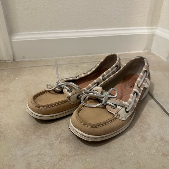Tan Sperry Top Sider size 6 - Picture 6 of 7